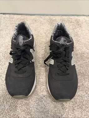 New Balance Women's 574 Black and Gray Athletic Sneakers